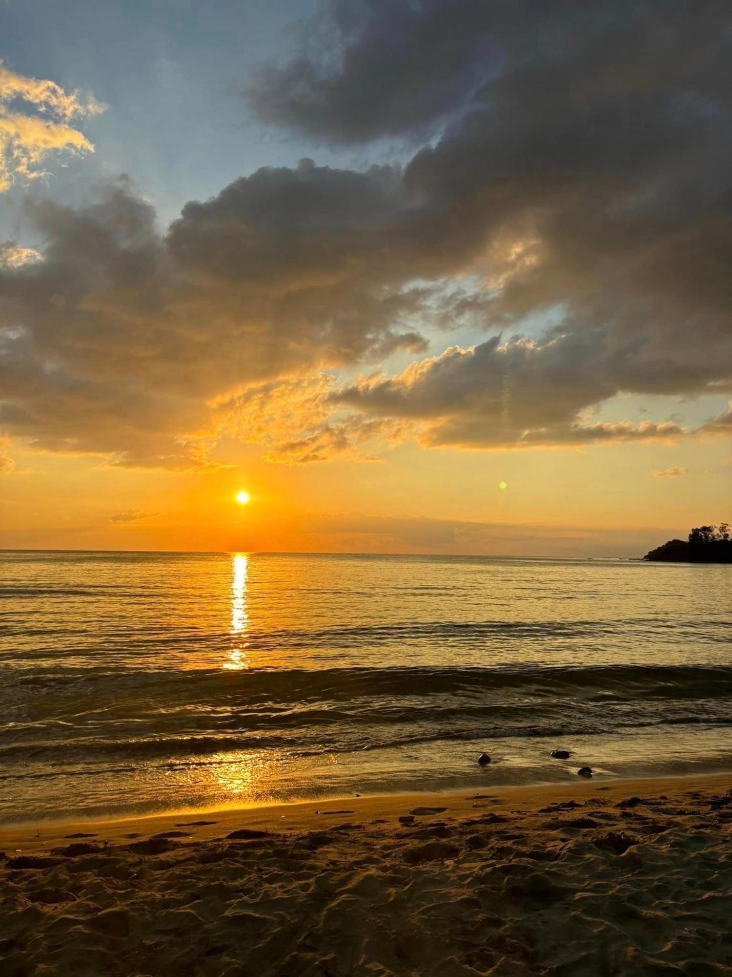 Ferienwohnung Sunset Bliss Pereybere 3 Pereybere Beach Exterior foto