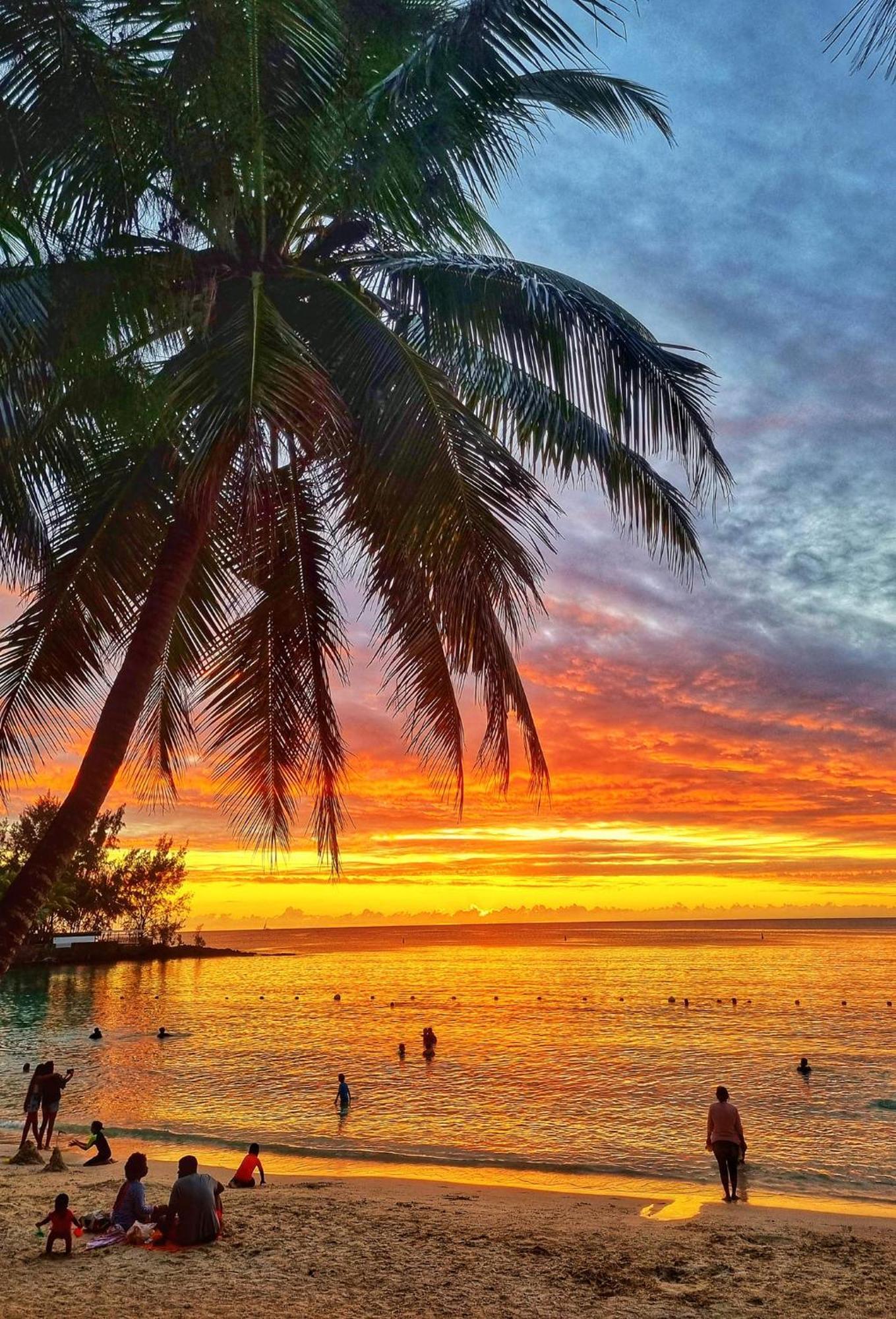 Ferienwohnung Sunset Bliss Pereybere 3 Pereybere Beach Exterior foto